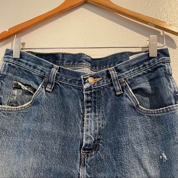 Vintage Wrangler High Rise Distressed Jeans - Picture 4 of 9